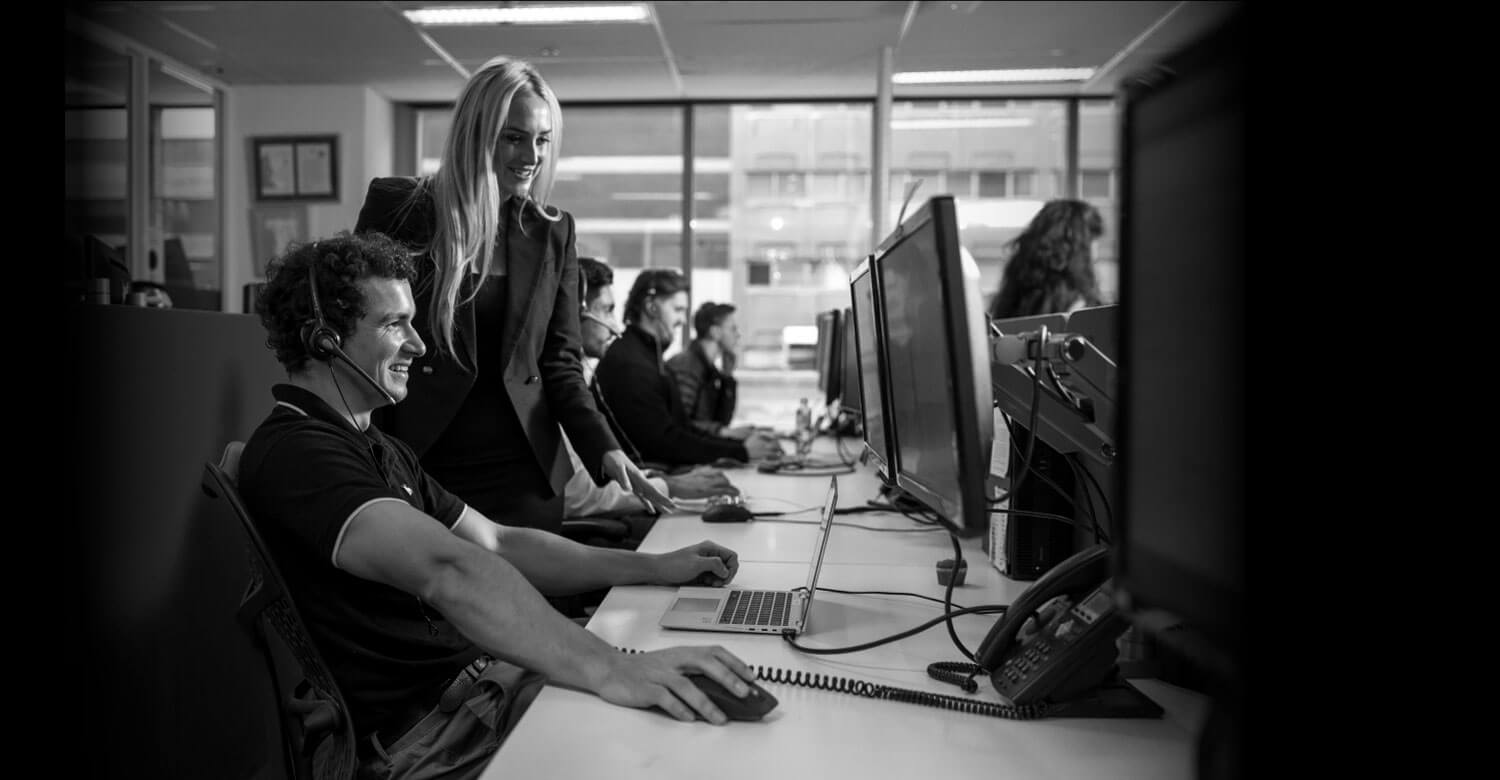 customer-service-parallax